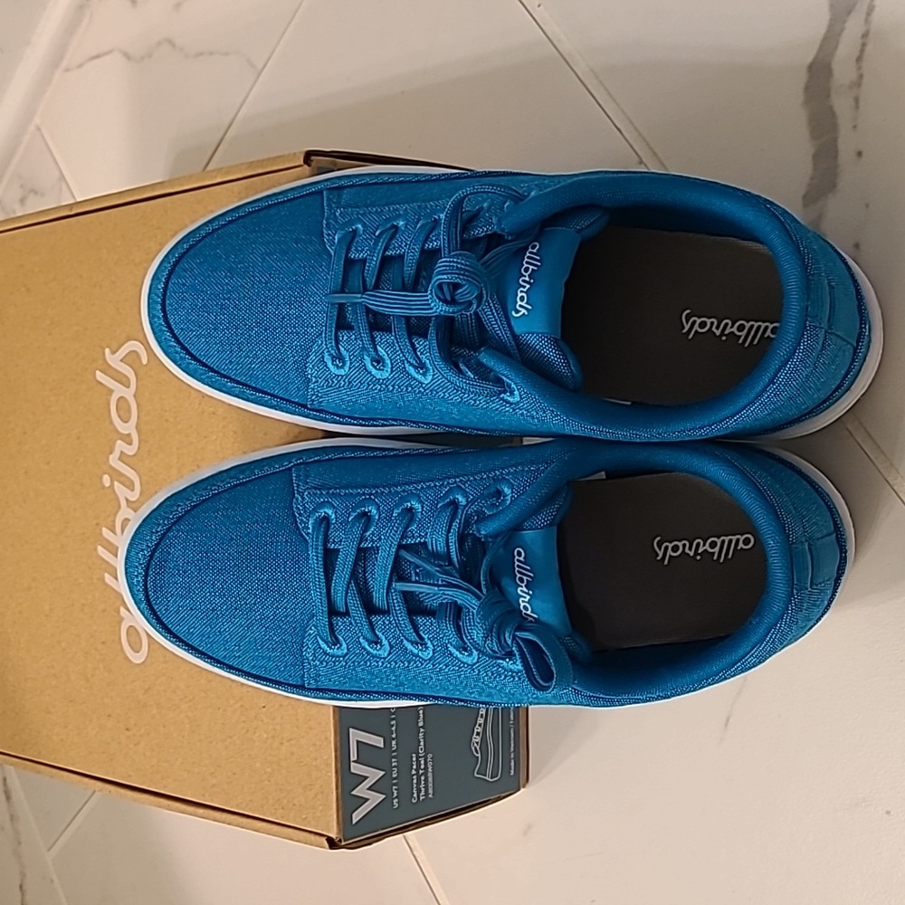 Allbirds Thrive Teal canvas pacer - size 7